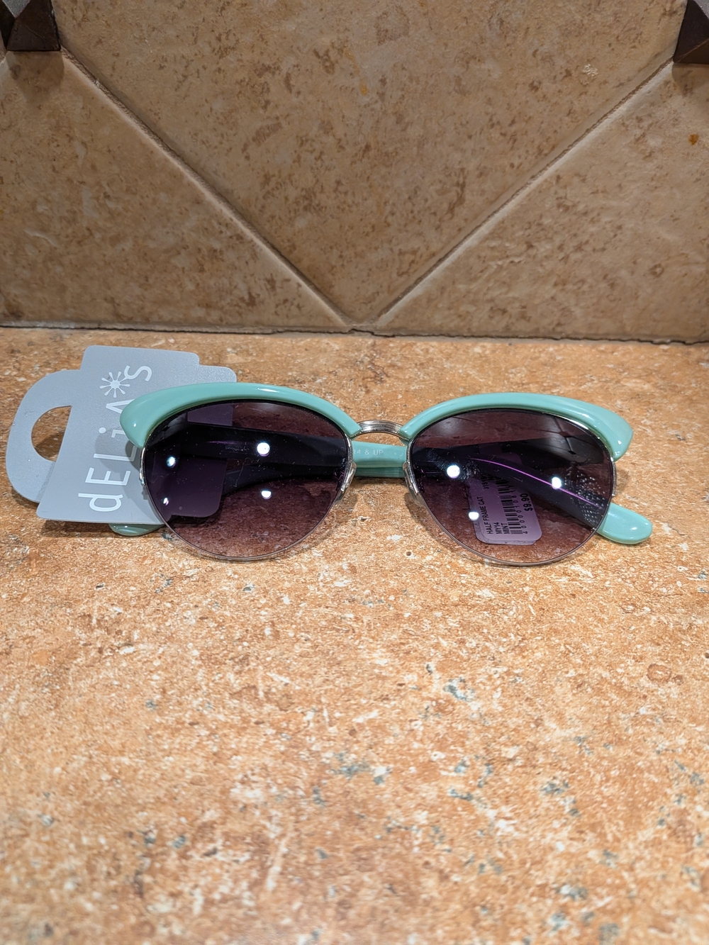 NEW dELiA*s Mint Green Cat-Eye Sunglasses